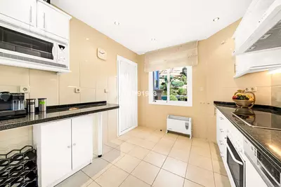 Middle Floor Apartment in Elviria