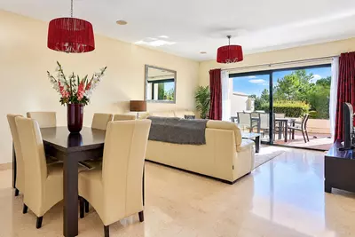 Ground Floor Apartment in Benahavís