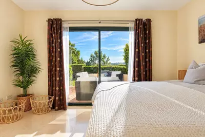 Ground Floor Apartment in Benahavís