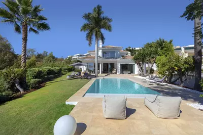 Detached Villa in Nueva Andalucía