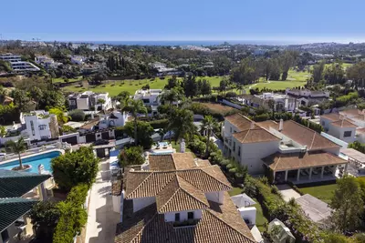 Detached Villa in Nueva Andalucía