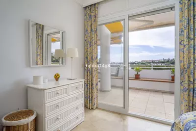 Middle Floor Apartment in Guadalmina Alta