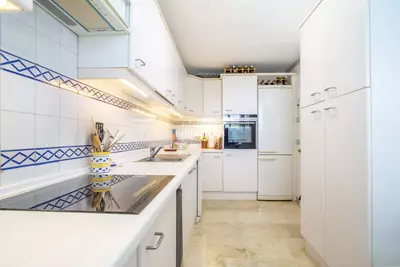 Middle Floor Apartment in Guadalmina Alta