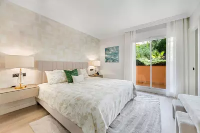 Middle Floor Apartment in Nueva Andalucía