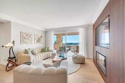 Middle Floor Apartment in Nueva Andalucía