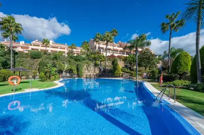Middle Floor Apartment in Nueva Andalucía
