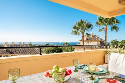 Middle Floor Apartment in Elviria