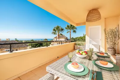 Middle Floor Apartment in Elviria