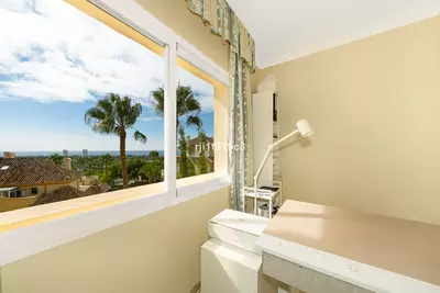 Middle Floor Apartment in Elviria
