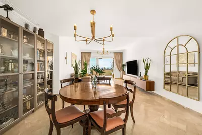 Middle Floor Apartment in Elviria