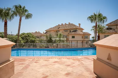 Middle Floor Apartment in Elviria