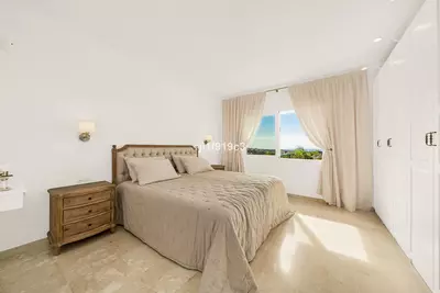 Middle Floor Apartment in Elviria