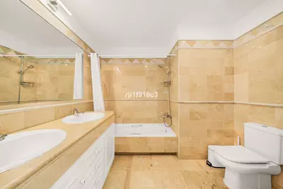 Middle Floor Apartment in Elviria