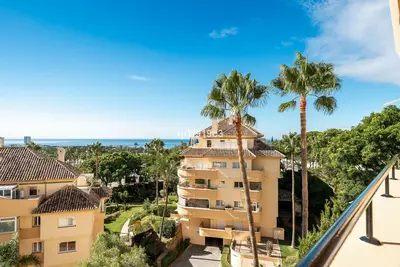 Middle Floor Apartment in Elviria