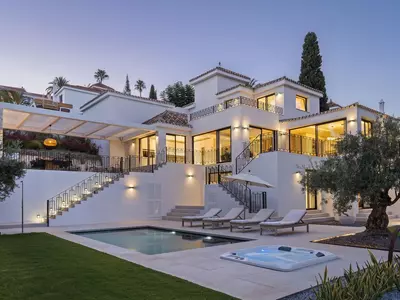 Detached Villa in Nueva Andalucía