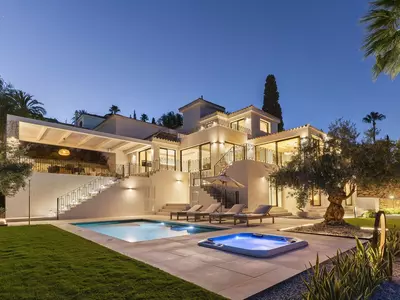 Detached Villa in Nueva Andalucía