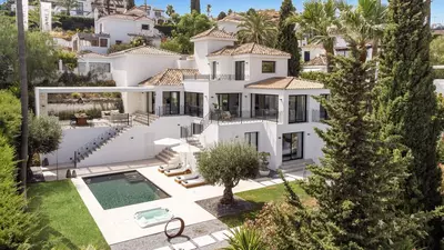 Detached Villa in Nueva Andalucía
