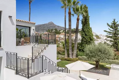 Detached Villa in Nueva Andalucía
