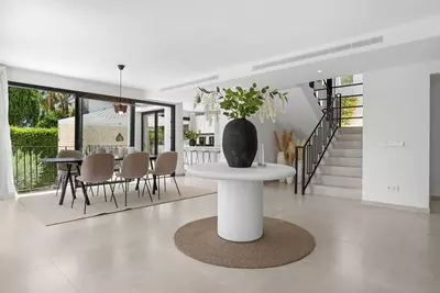 Detached Villa in Nueva Andalucía