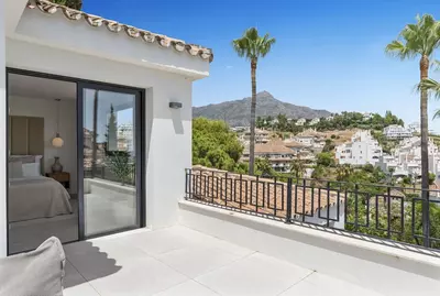 Detached Villa in Nueva Andalucía