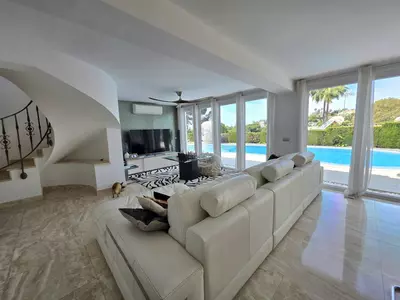 Detached Villa in Elviria
