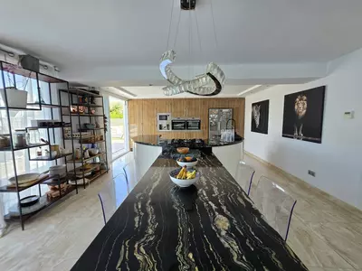 Detached Villa in Elviria