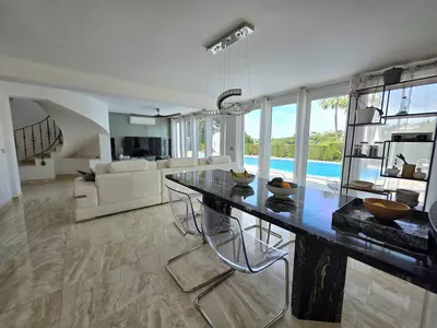 Detached Villa in Elviria
