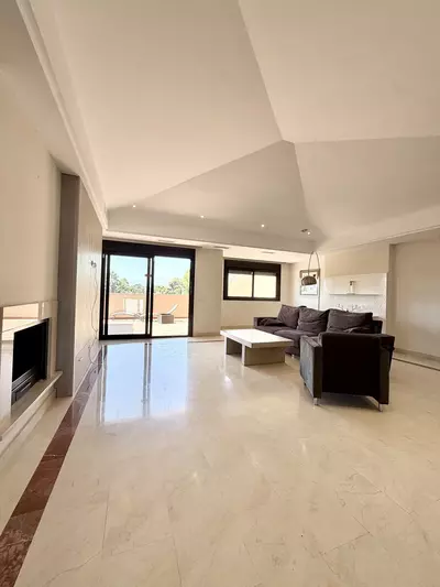 Top Floor Apartment in Puerto Banús