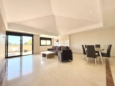 Top Floor Apartment in Puerto Banús