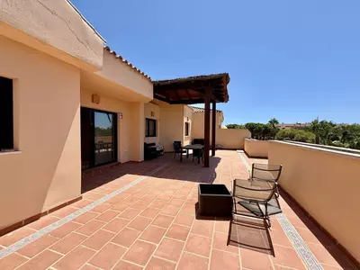 Top Floor Apartment in Puerto Banús