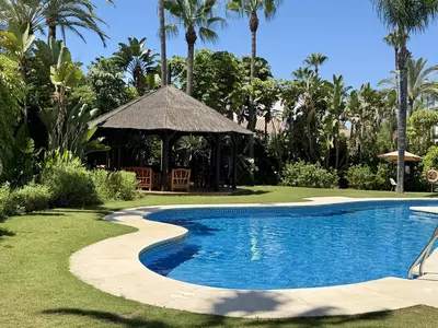 Top Floor Apartment in Puerto Banús