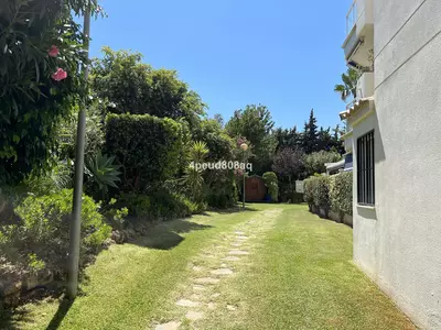 Middle Floor Studio in El Rosario