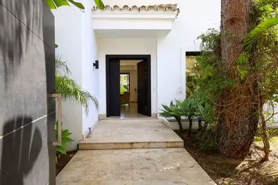 Detached Villa in Nueva Andalucía
