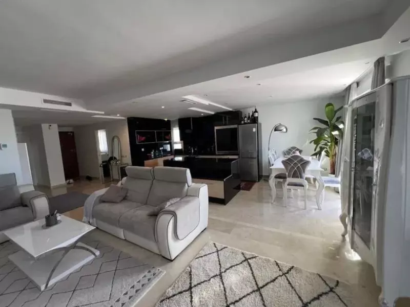 Middle Floor Apartment in Nueva Andalucía