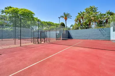Middle Floor Apartment in Puerto Banús