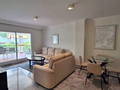 Middle Floor Apartment in Puerto Banús