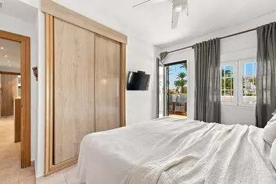 Middle Floor Apartment in Nueva Andalucía