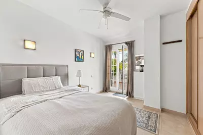 Middle Floor Apartment in Nueva Andalucía