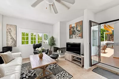 Middle Floor Apartment in Nueva Andalucía