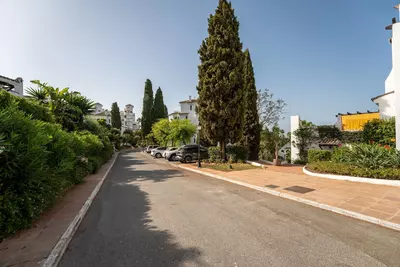 Middle Floor Apartment in Nueva Andalucía