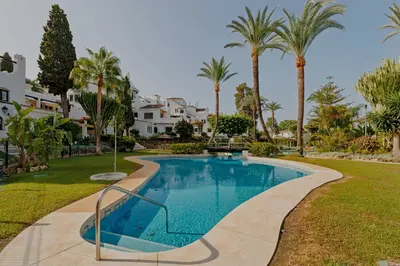 Middle Floor Apartment in Nueva Andalucía