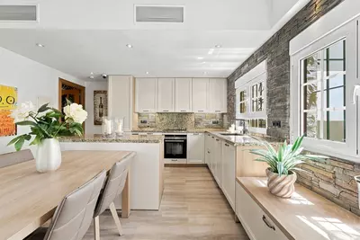 Middle Floor Apartment in Nueva Andalucía