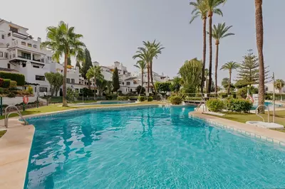 Middle Floor Apartment in Nueva Andalucía