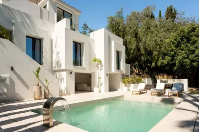 Detached Villa in Nueva Andalucía