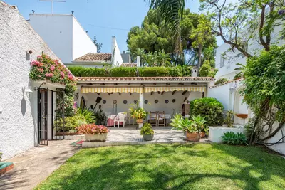 Detached Villa in Nueva Andalucía