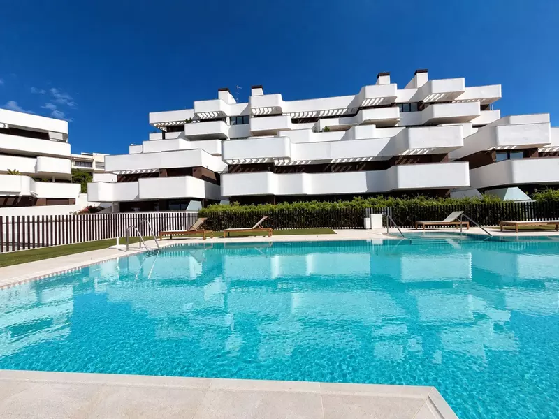 Middle Floor Apartment in Estepona