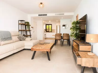 Middle Floor Apartment in Estepona
