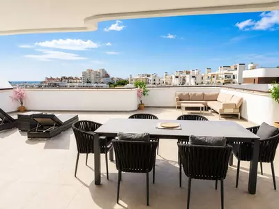Middle Floor Apartment in Estepona