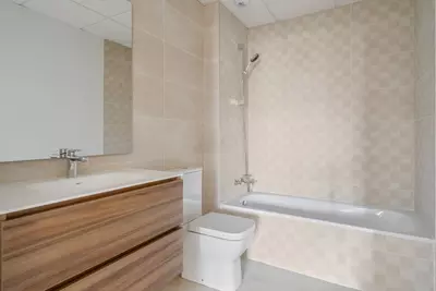 Middle Floor Apartment in Estepona