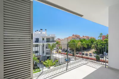 Middle Floor Apartment in Estepona